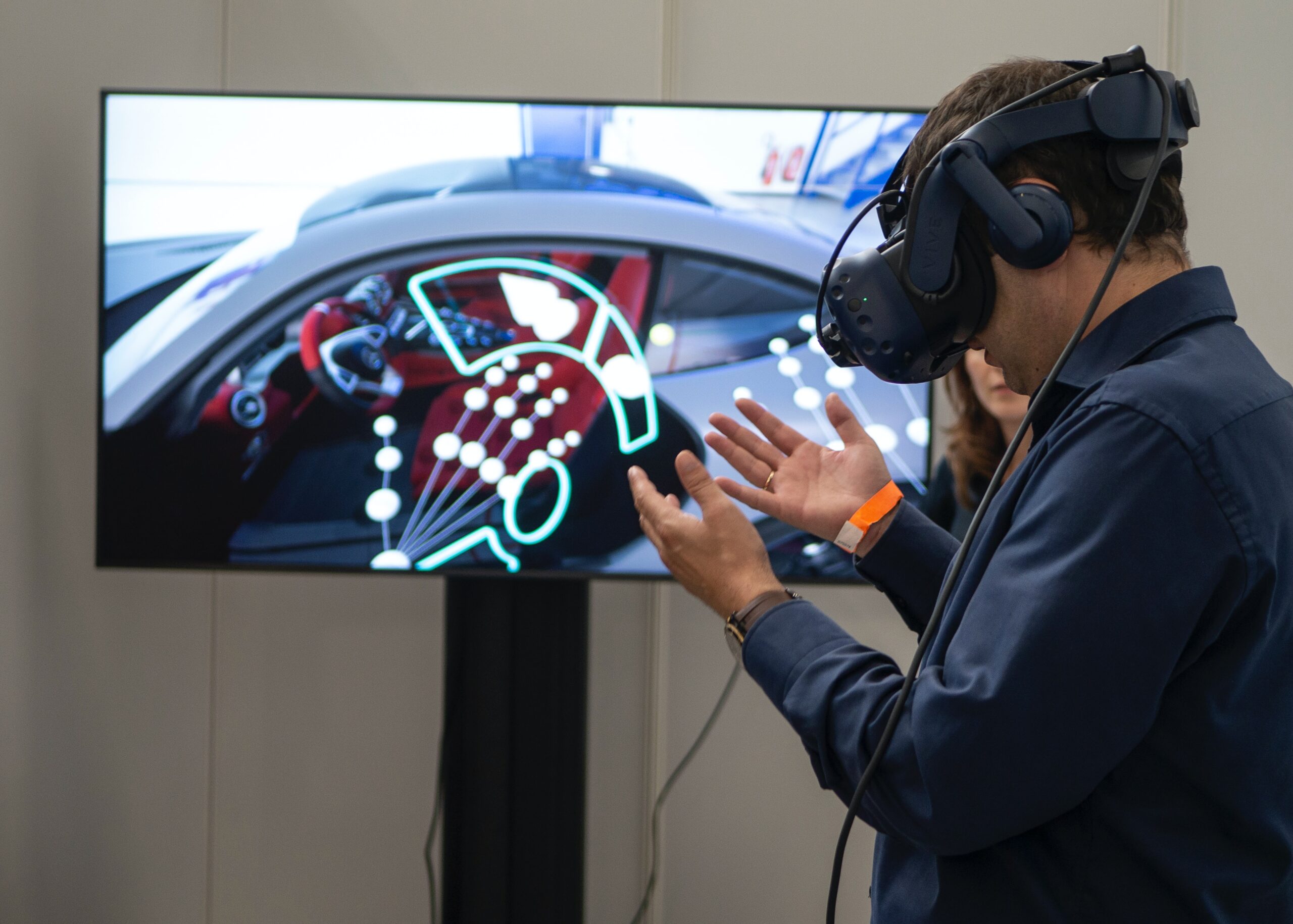 Man wearing Virtual Reality glasses